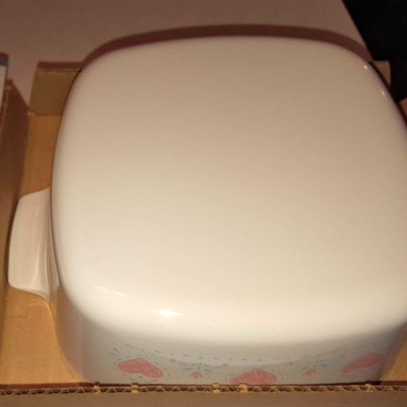 VINTAGE CORNINGWARE/NEW IN BOX!! FOREVER YOURS 1.5-quart Heart Dish w/lid - Picture 4 of 13